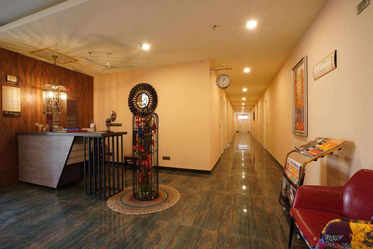All Heavens Gold New Delhi Exterior foto