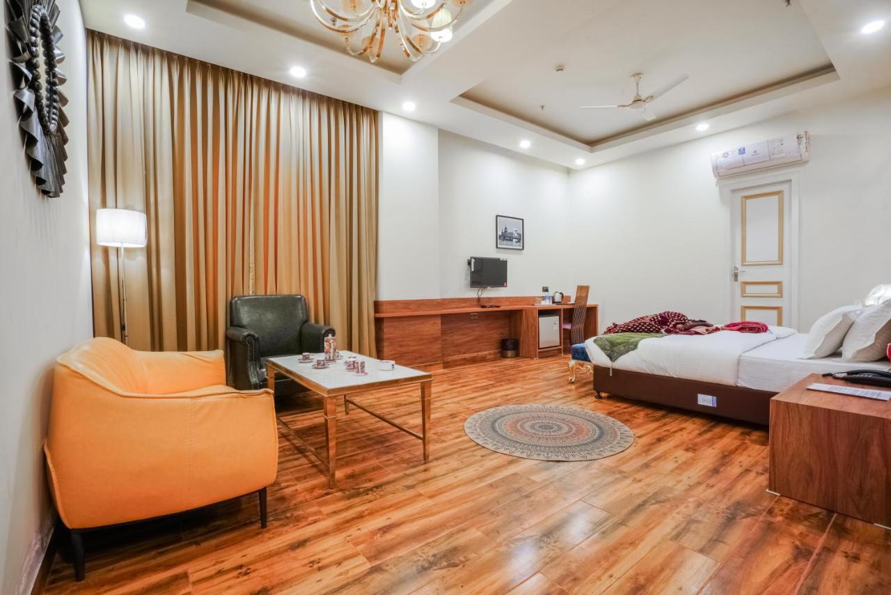 All Heavens Gold New Delhi Exterior foto