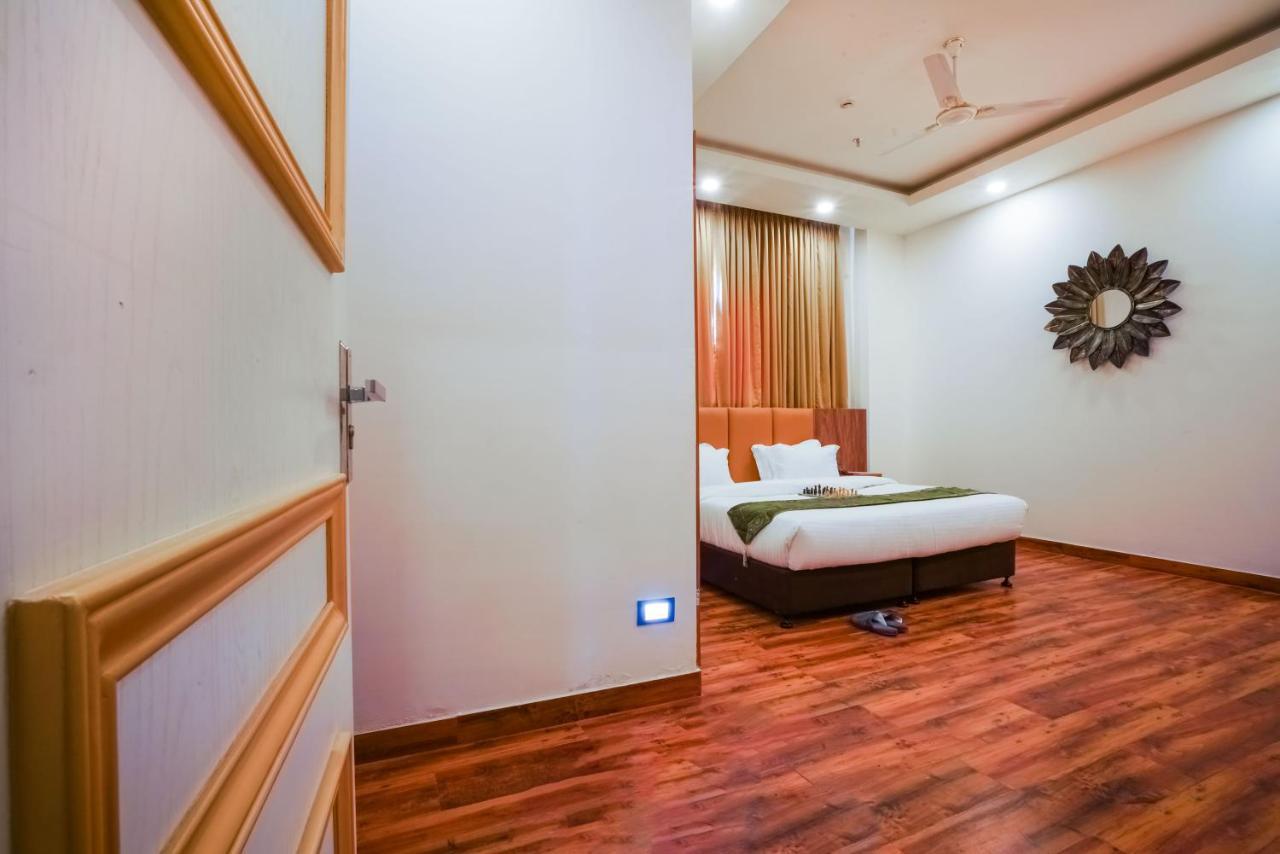All Heavens Gold New Delhi Exterior foto