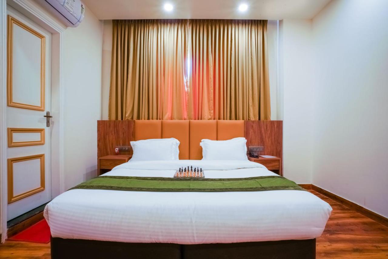 All Heavens Gold New Delhi Exterior foto
