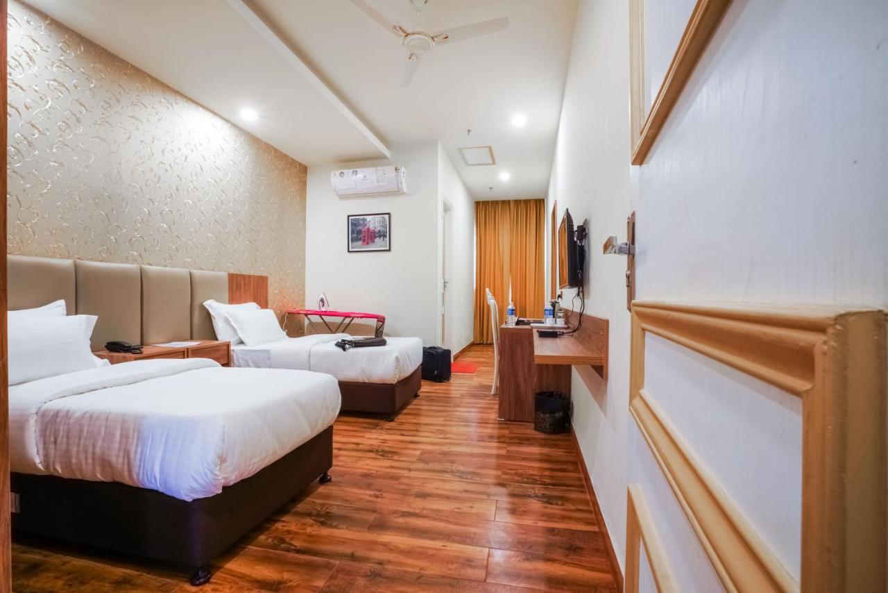 All Heavens Gold New Delhi Exterior foto