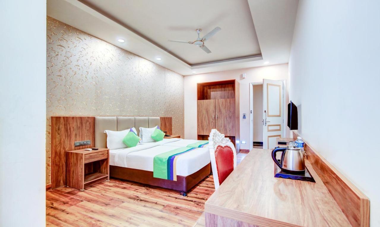 All Heavens Gold New Delhi Exterior foto
